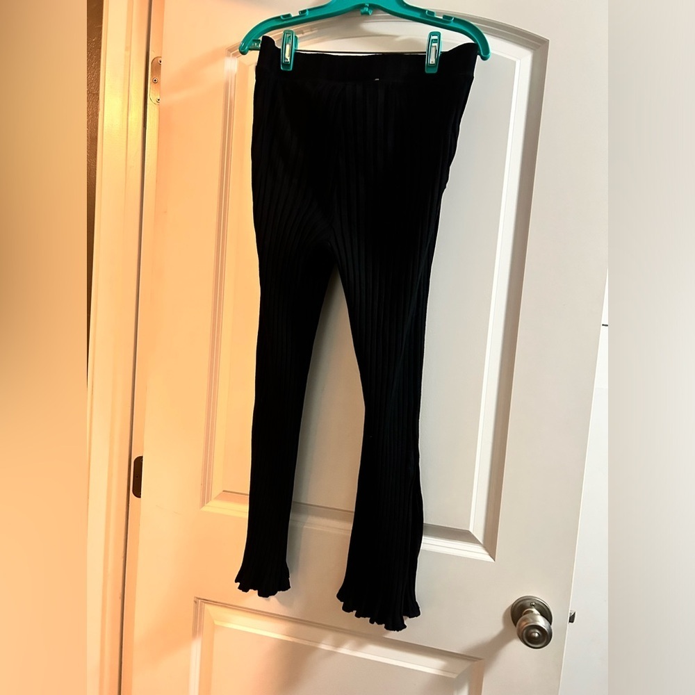 Eileen Fisher ribbed black pants with ankle slit and lettuce hem - Picture 2 of 9